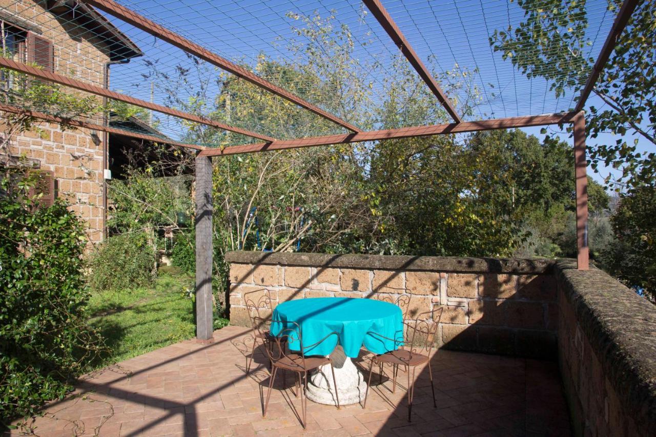 오트리콜리 Casale San Pietro B&B 외부 사진